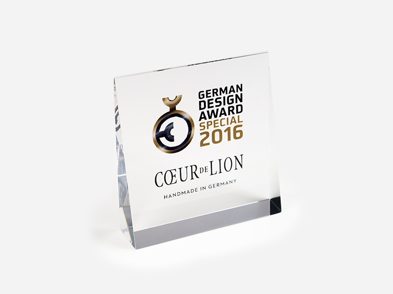 Brand displays and logo displays for Coeur de Lion